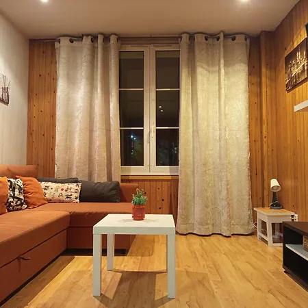 Gran Estudio Maribel, Pegado A Pistas * Σιέρρα Νεβάδα