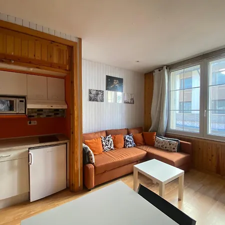 Gran Estudio Maribel, Pegado A Pistas