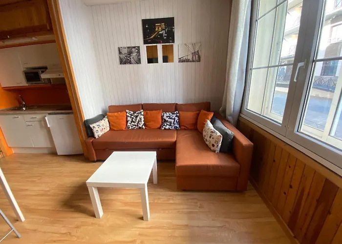 Gran Estudio Maribel, Pegado A Pistas Сьерра-Невада