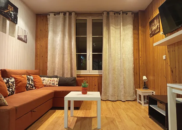 Gran Estudio Maribel, Pegado A Pistas * Sierra Nevada